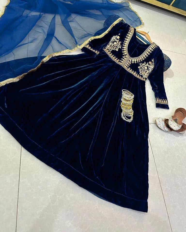 Stitched Formal Wear Embroidered Velvet Maxi with Chiffon Dupatta 3-Piece