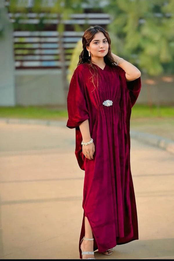 Luxury Velvet Kaftan – Elegant Flowing Evening Wear