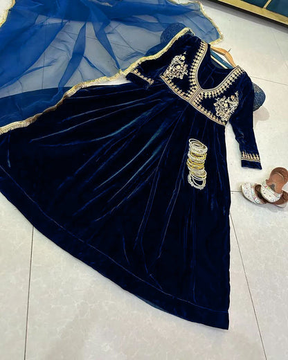 Stitched Formal Wear Embroidered Velvet Maxi with Chiffon Dupatta 3-Piece