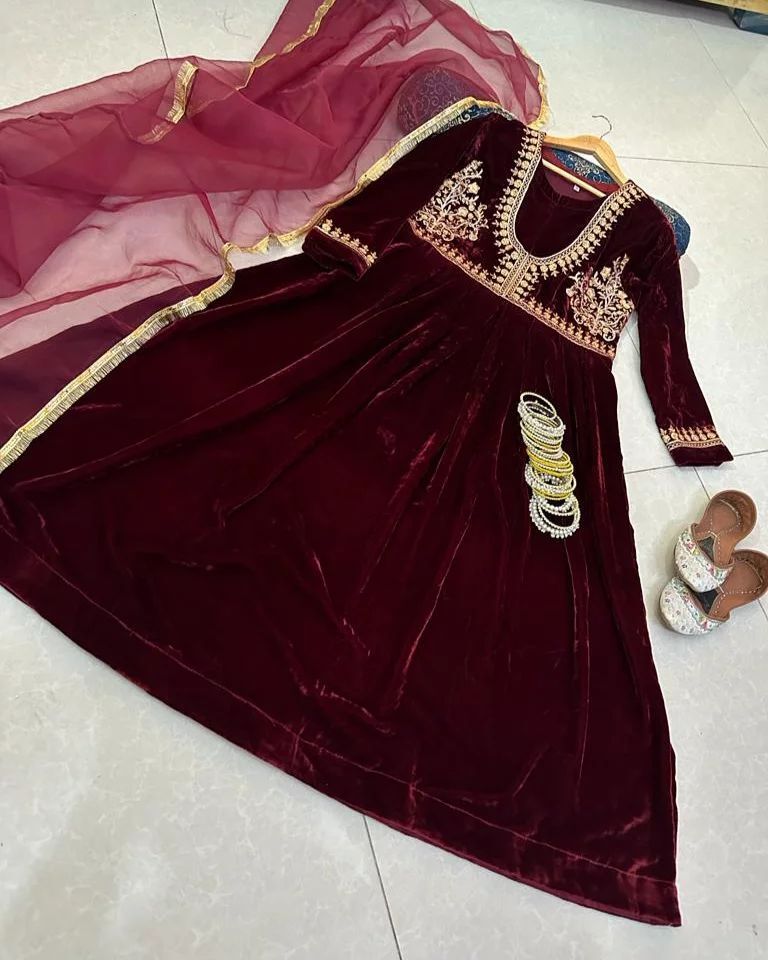 Stitched Formal Wear Embroidered Velvet Maxi with Chiffon Dupatta 3-Piece