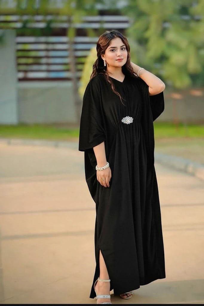Luxury Velvet Kaftan – Elegant Flowing Evening Wear